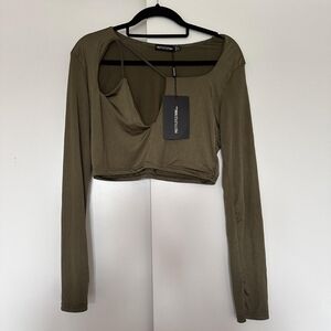 PrettyLittleThing Olive Long Sleeve Crop Top